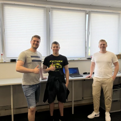 preiswerte-IT spendet 2 Laptops an eine ukrainische Familie
